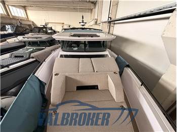 Axopar 45 Cross Cabin