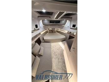 Axopar 45 Cross Cabin