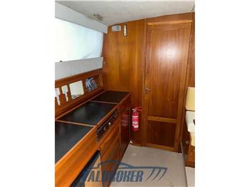 Fjord 32 cabin