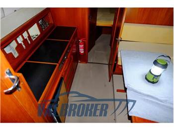 Fjord 32 cabin