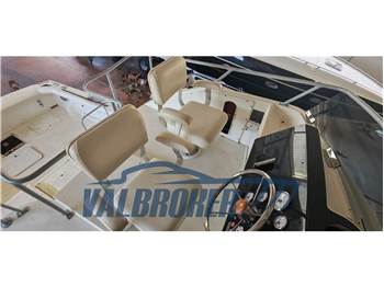 Bertram Yacht 28 Fly