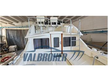 Bertram Yacht 28 Fly