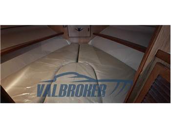 Bertram Yacht 28 Fly