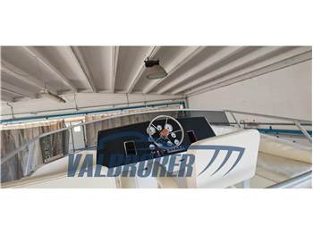 Bertram Yacht 28 Fly