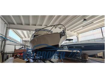 Bertram Yacht 28 Fly