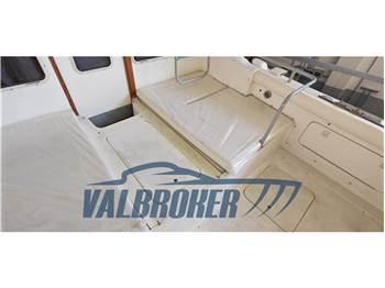 Bertram Yacht 28 Fly