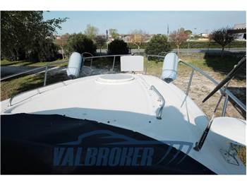 Monterey Boats 245 CR