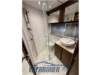 Galeon 460 fly