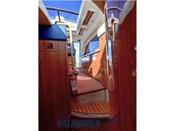 Sealine C 39