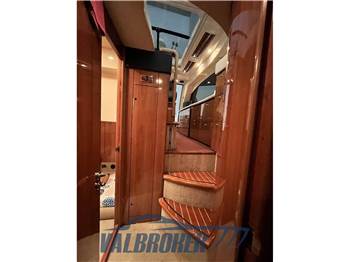 Sealine C 39