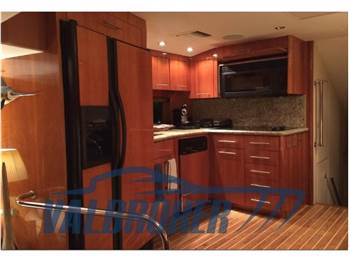 Hatteras 70' Convertible