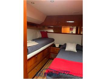 Hatteras 70' Convertible