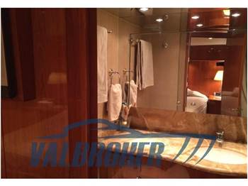 Hatteras 70' Convertible