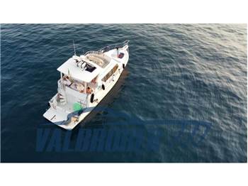 Carver Boat 400