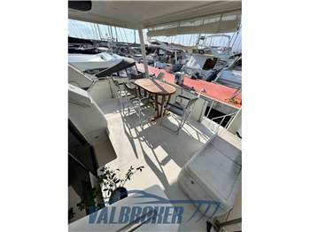 Carver Boat 400