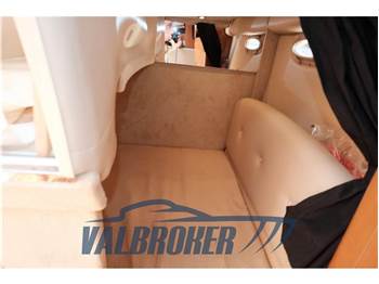 Chaparral Signature 280