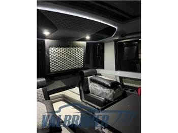 Axopar Brabus 900 Shadow
