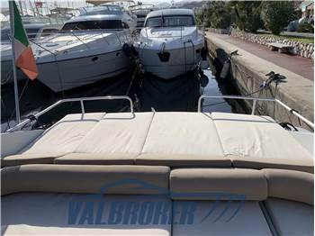 Pershing 40