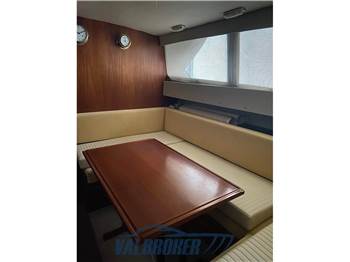 Fjord 32 cabin
