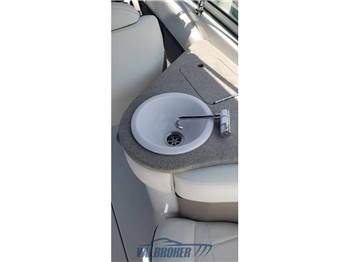 Four Winns 245 SUNDOWNER