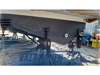 Pershing 40