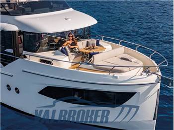Absolute Navetta 53