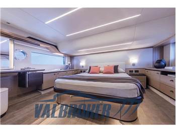 Absolute Navetta 53