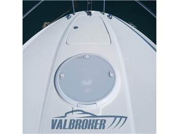 Bayliner 702 Cuddy