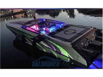 Fountain 38 LIGHTNING