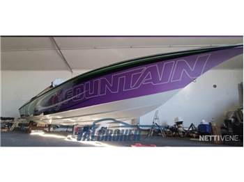 Fountain 38 LIGHTNING