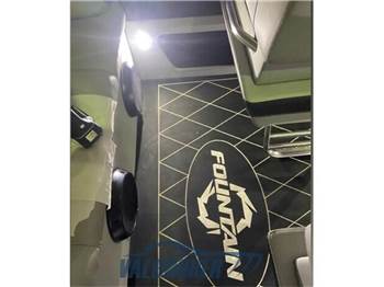 Fountain 38 LIGHTNING