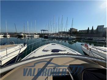 Princess Yachts V50