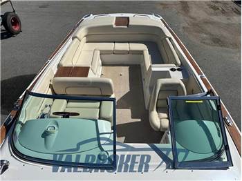 Chris Craft CORSAIR 28