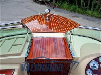 Comitti Wooden Boats VENEZIA 25 CLASSIC MAHOGANY