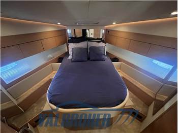 Fairline PHANTOM 48