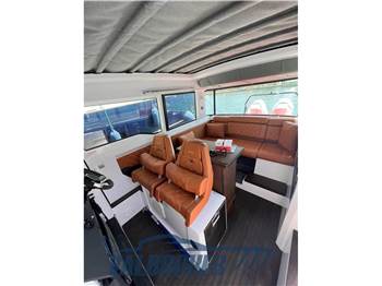 Axopar 37 XC Cross Cabin