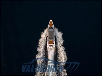 Axopar 37 XC Cross Cabin