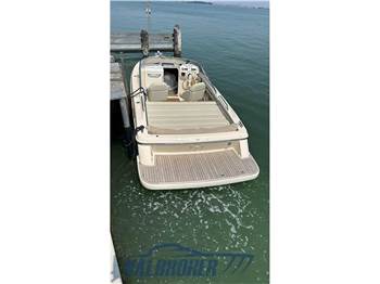 Ilver 25 Nyuma