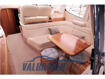 Sealine C 39