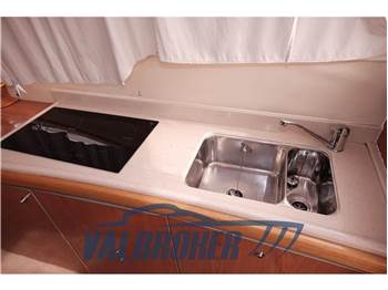 Sealine C 39