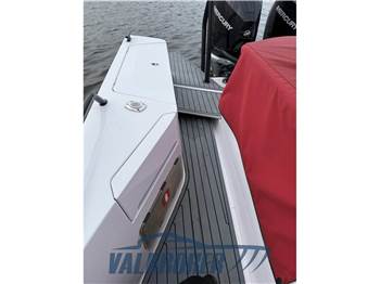 Axopar 37 XC Cross Cabin