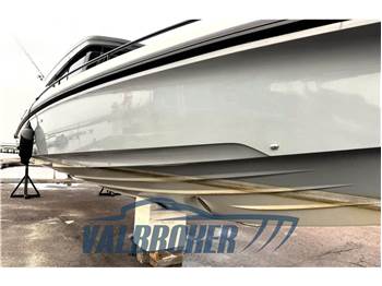 Axopar 37 XC Cross Cabin