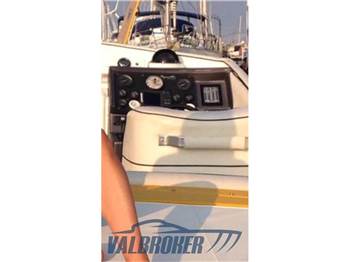 Cigarette R.T. 35' Cafe' Racer