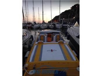 Cigarette R.T. 35' Cafe' Racer