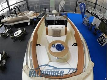 Invictus Capoforte FX240