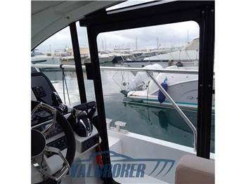 Sealine C335V
