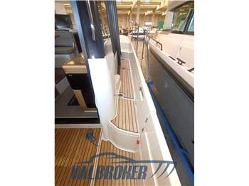Jeanneau Merry Fisher 895