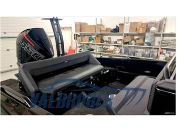 Iron boats 827 R