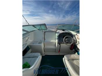 Sea Ray 220 Overnighter