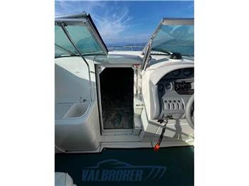 Sea Ray 220 Overnighter